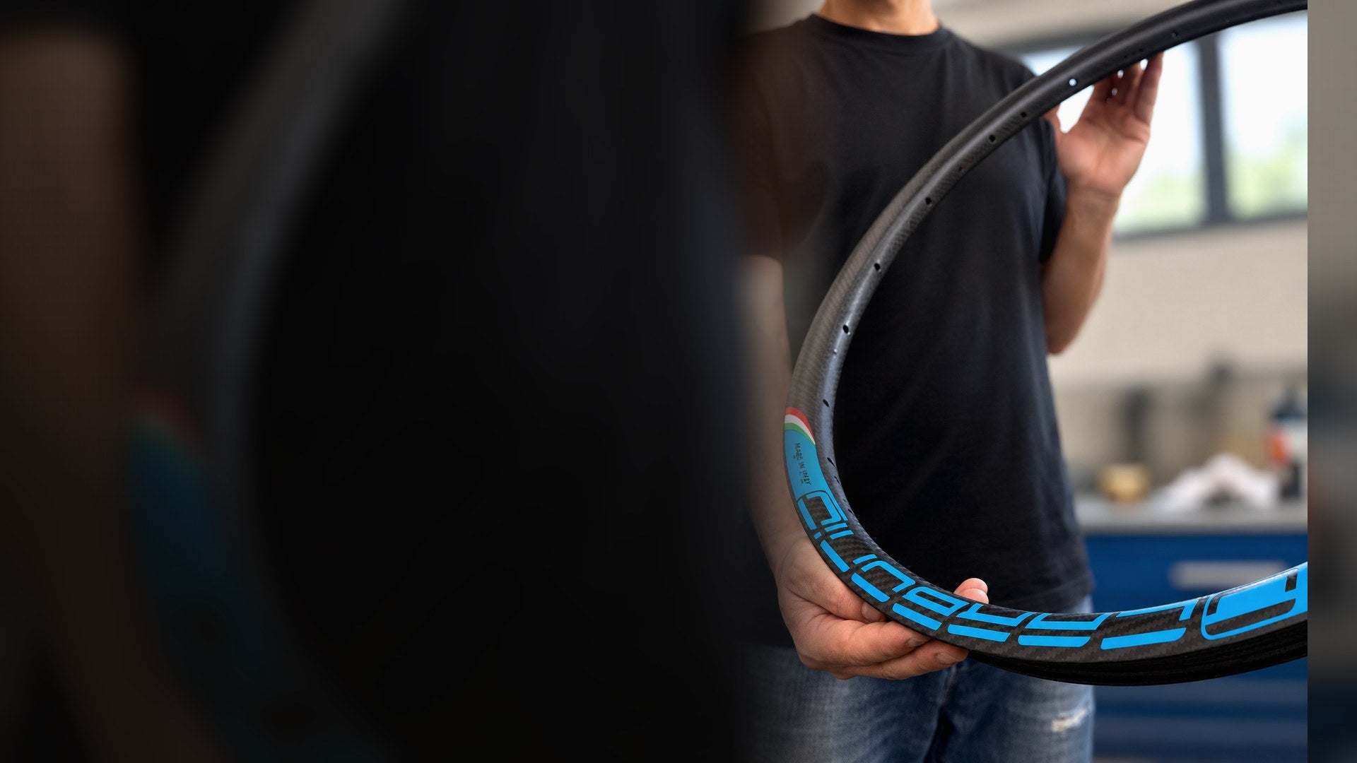 Italian carbon for uncompromised builds.